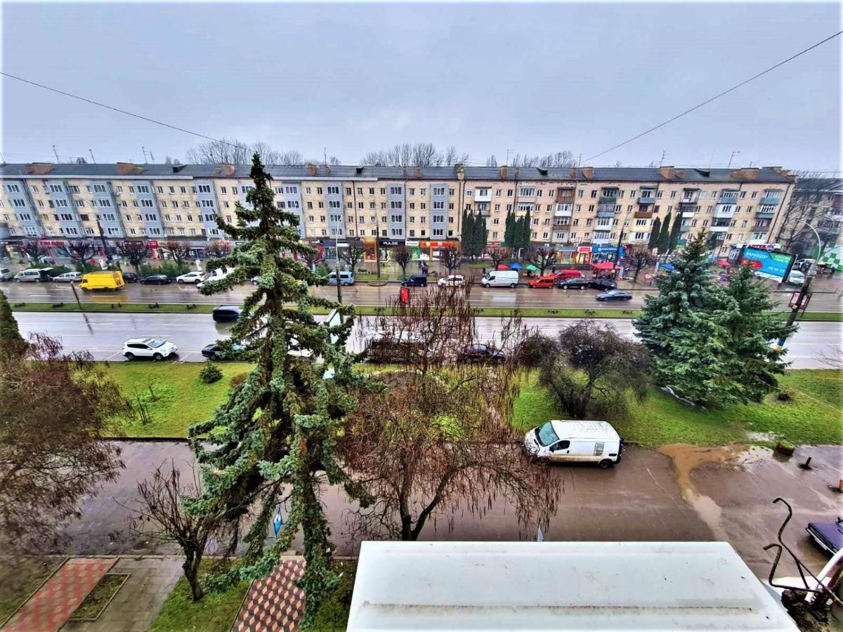 82-Avenue Apartment Chernivtsi Ngoại thất bức ảnh