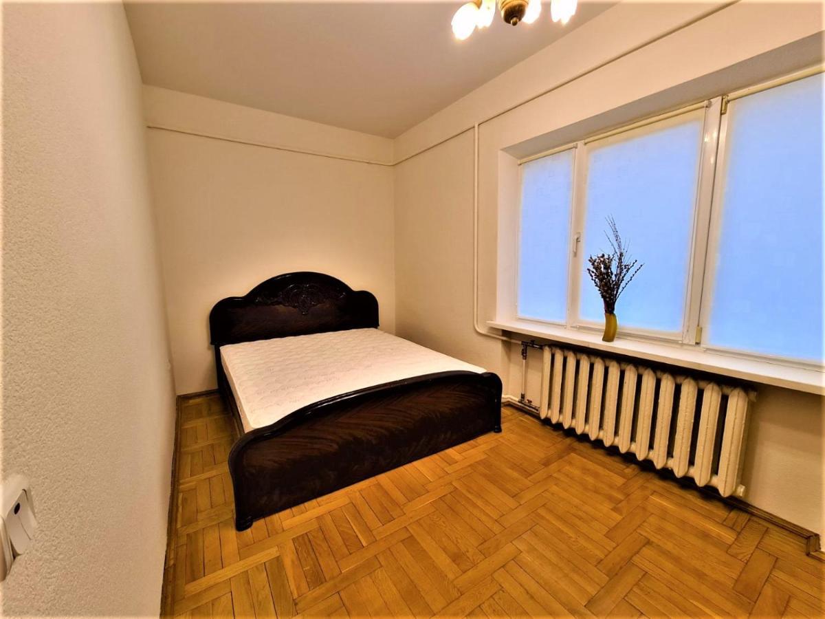 82-Avenue Apartment Chernivtsi Ngoại thất bức ảnh